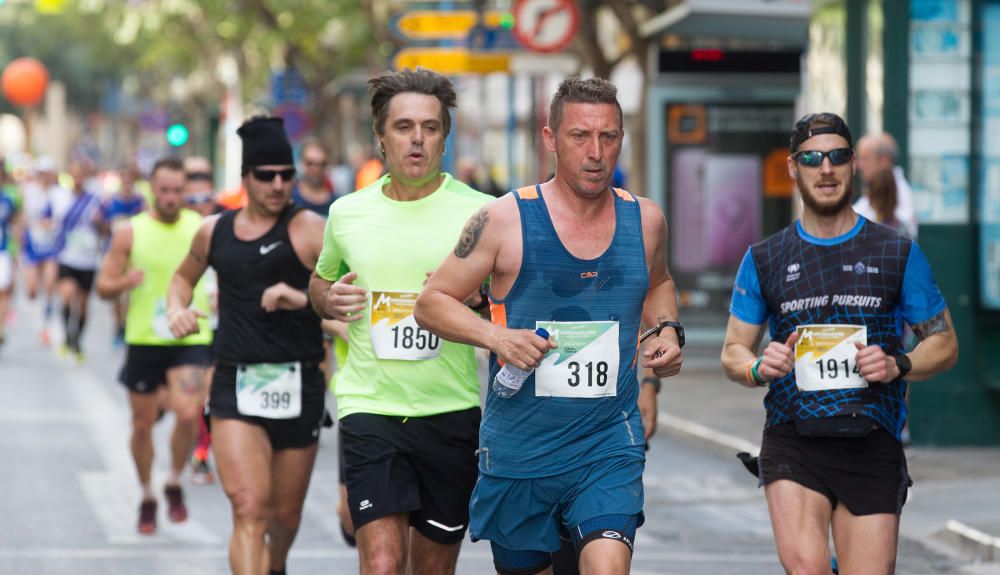 Hamid se adjudica el Medio Maratón de Alicante.