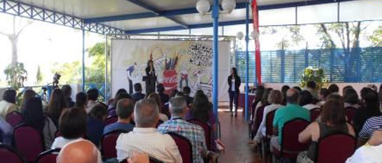 Una estudiante de Dénia gana la fase autonómica del concurso de relato corto Jóvenes Talentos de Coca-Cola