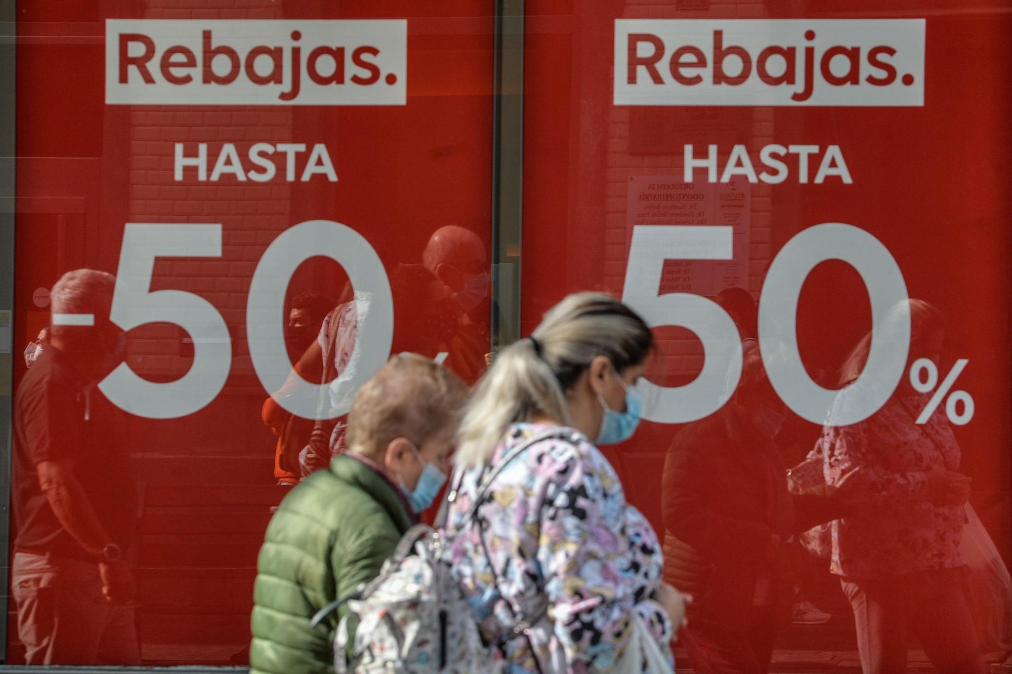 Rebajas en la calle Triana