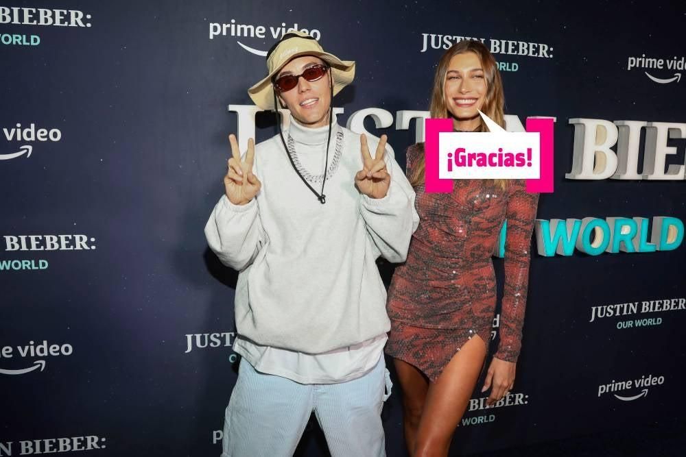 Justin y Hailey Bieber en un photocall