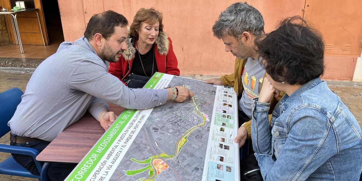 José Luis López, portaveu adjunt del PSPV, s'ha reunit durant els últims dies amb les associacions dels grups Roser, Reyes, San José Obrero i Venta Nova.3