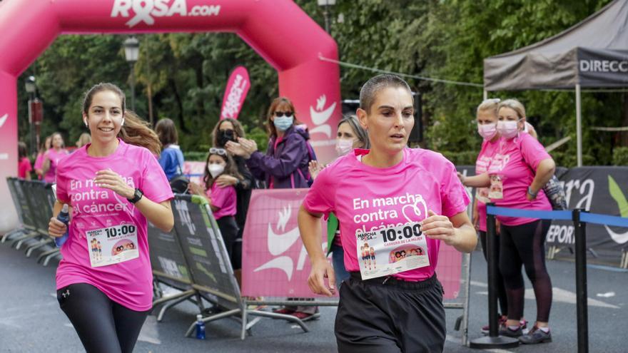 La Marcha Rosa de Cáceres varía su recorrido ante la amenaza de lluvia