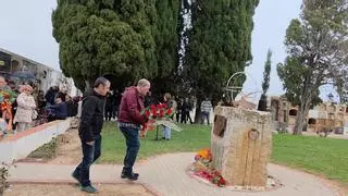 Vinaròs recuerda a las víctimas del franquismo en un emotivo homenaje en su cementerio municipal
