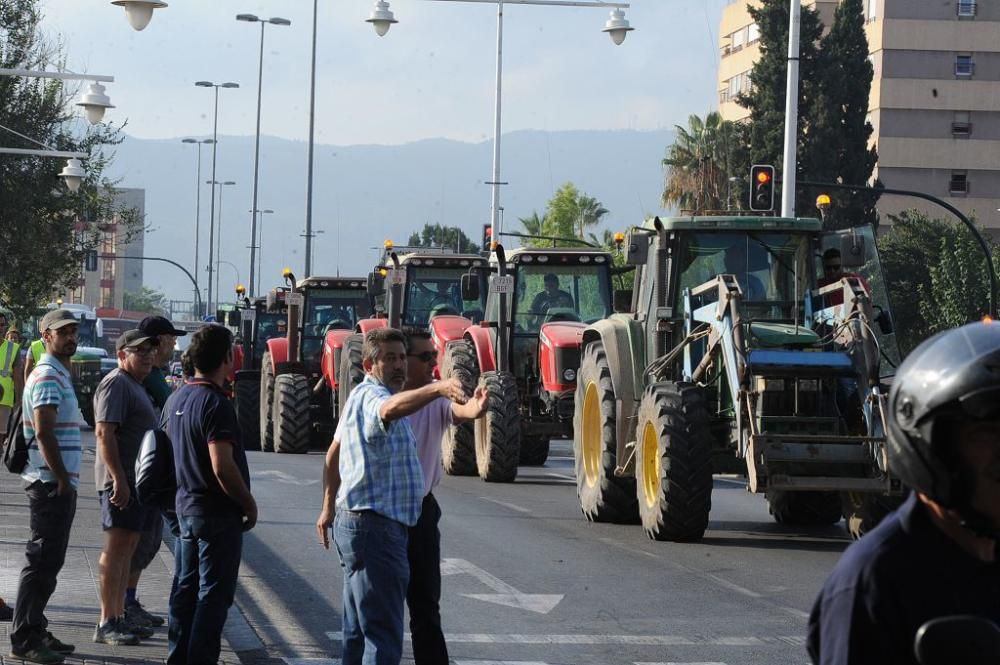 Los tractores a su paso por el Auditorio