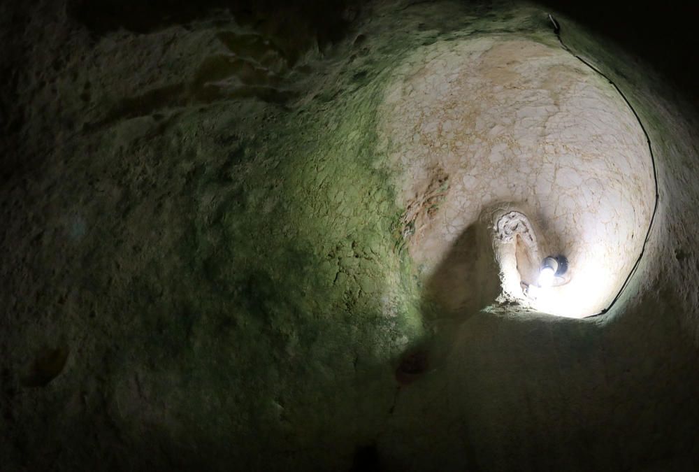 La familia propietaria de la Cueva del Tesoro reclama que un arqueólogo se haga cargo de la dirección del monumento