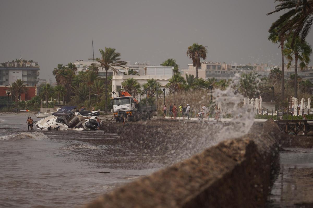 La playa de Talamanca, en Ibiza, tras una DANA en 2023.