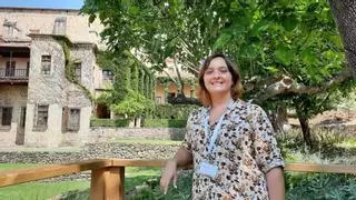 Ana Moreno, guía oficial de turismo: "Octubre y noviembre están ganando peso turístico en Cáceres, antes los visitantes preferían la primavera"