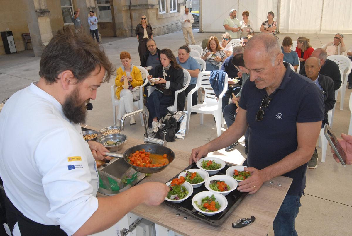 A ESTRADA. PRESENTACION FERIA XIII FEIRA SIDRA SHOWCOOKING ALEX CABANAS