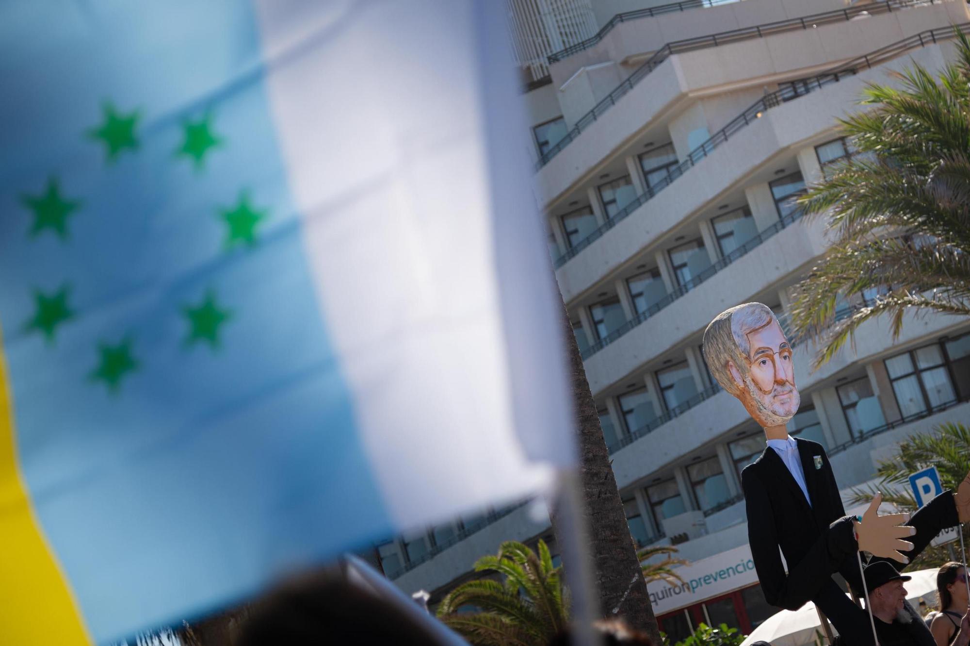 Todas las imágenes de la manifestación del 20-O en Tenerife