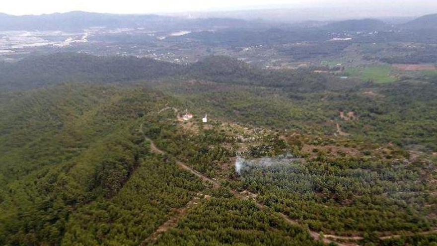 Extinguido un incendio en la Foia de l&#039;Alcora producido por rayos