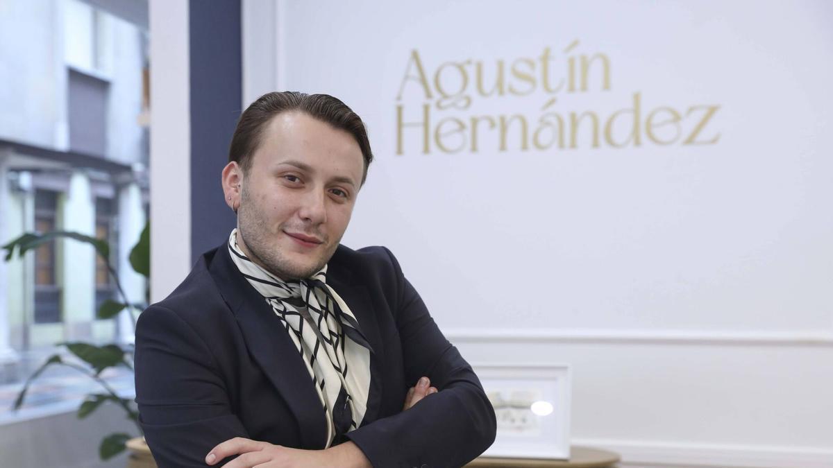 Agustín Hernández.