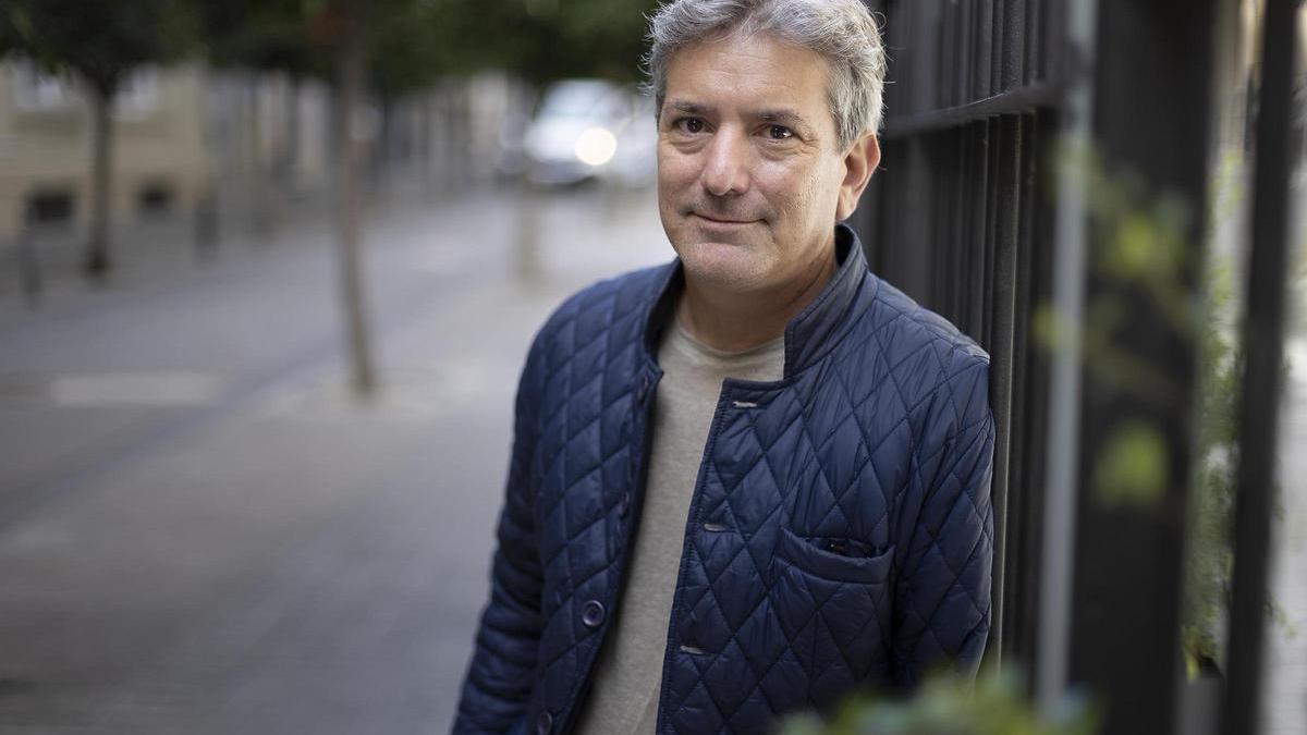 El escritor peruano radicado en Barcelona Santiago Roncagliolo.