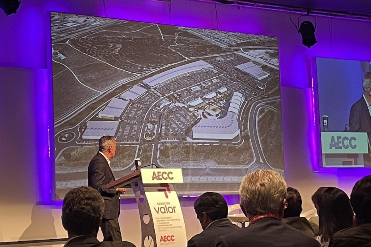En la presentación del proyecto, Juan Olivié, director de inversiones de OMO Retail, y, Pablo Buendía, director de Savills, destacaron que el complejo podría convertise en el mayor parque de medianas de la capital y en uno de los más importantes de la región
