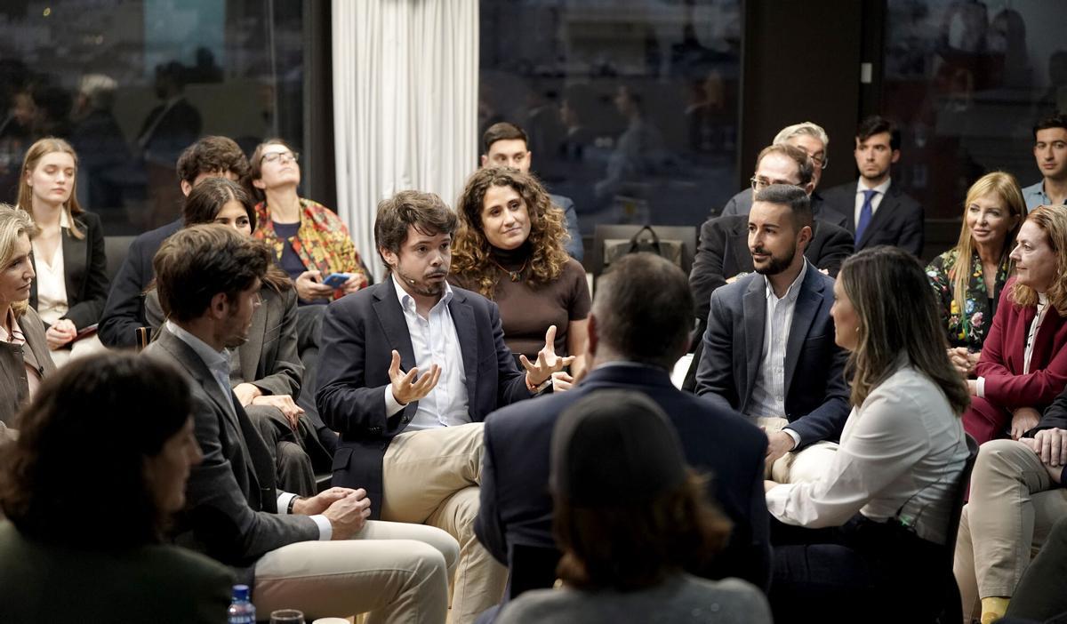 Madrid. 06.11. Evento Diálogos (im)posibles en el que han participado María Márquez, portavoz del PSOE en el Parlamento de Andalucía, Juan Carlos Caballero, portavoz del PP en el Ayuntamiento de Valencia, Albert Sáez, director de El Periódico, y Nacho Corredor, socio y vicepresidente de beBartlet.