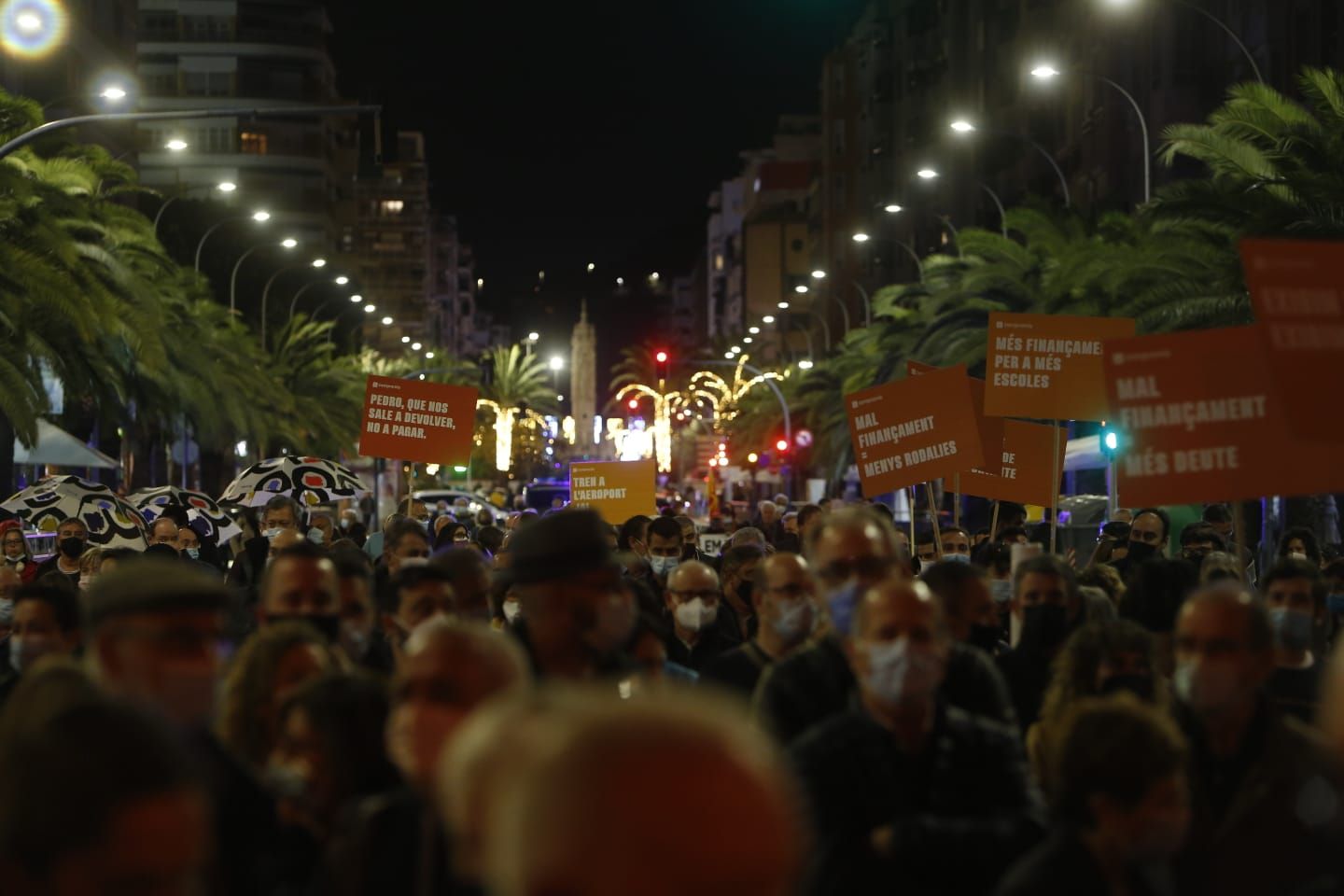 Alicante sale a la calle para exigir al Estado una mayor financiación de la Comunidad Valenciana