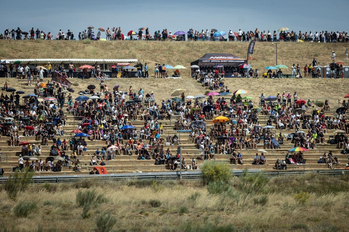 En imágenes | Los motores de MotoGP ya rugen en Motorland