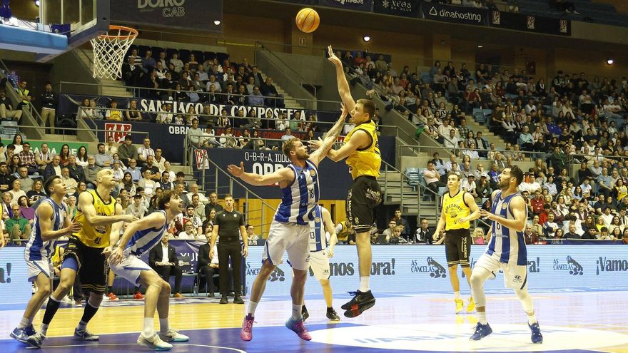 El Obradoiro empieza la liga en Menorca y la termina en Sar con el Gipuzkoa