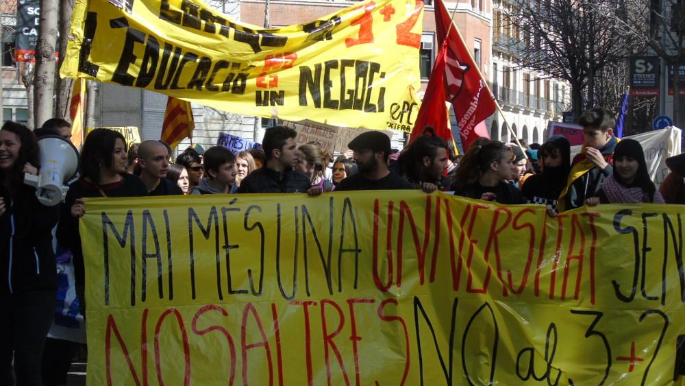 Manifestació 3+2 dels estudiants gironins