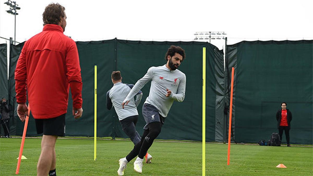 Risas de Klopp y Salah antes de viajar a Barcelona