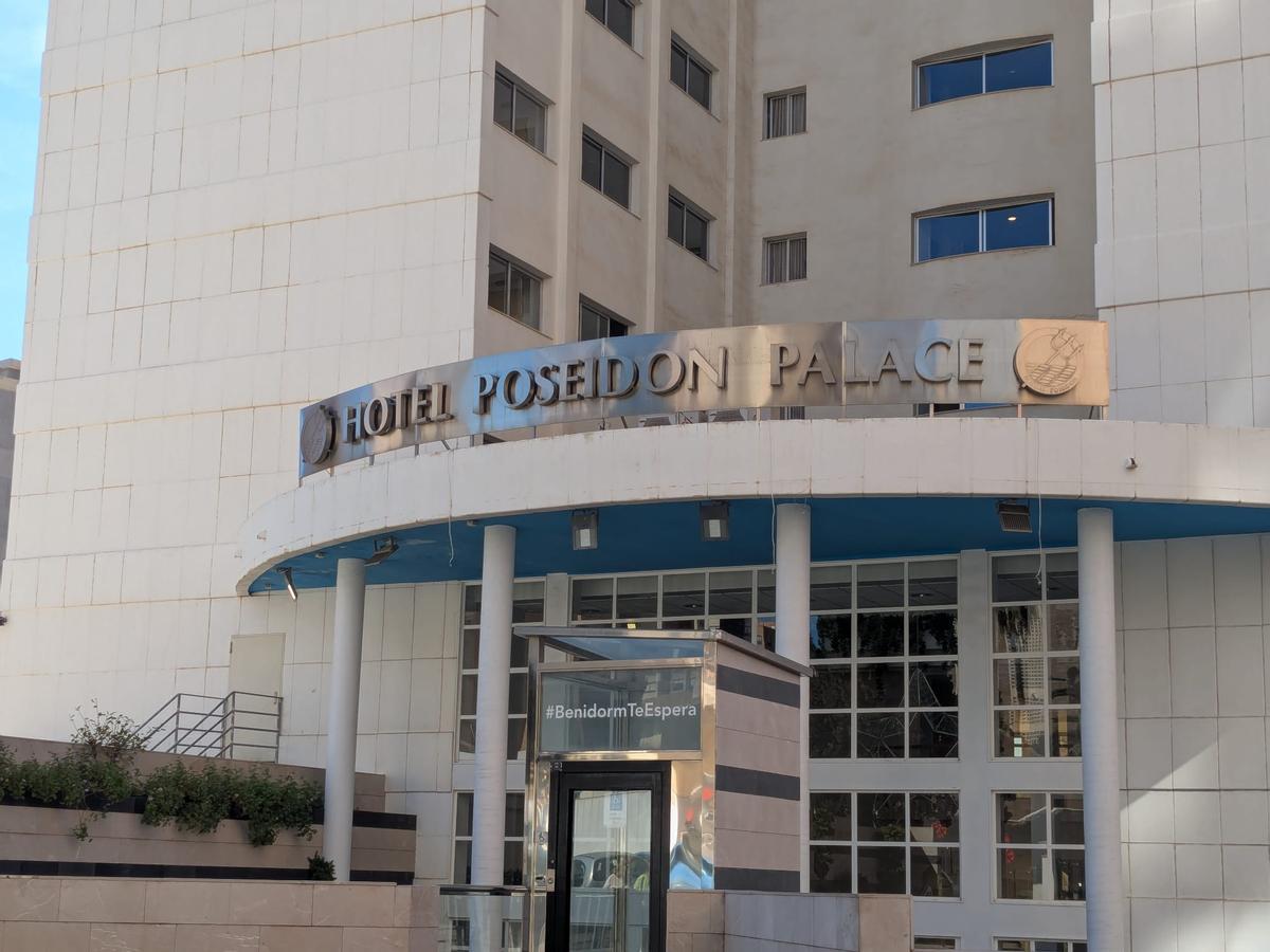 Hotel Poseidón Palace donde se han producido el derrumbe del techo del comedor.