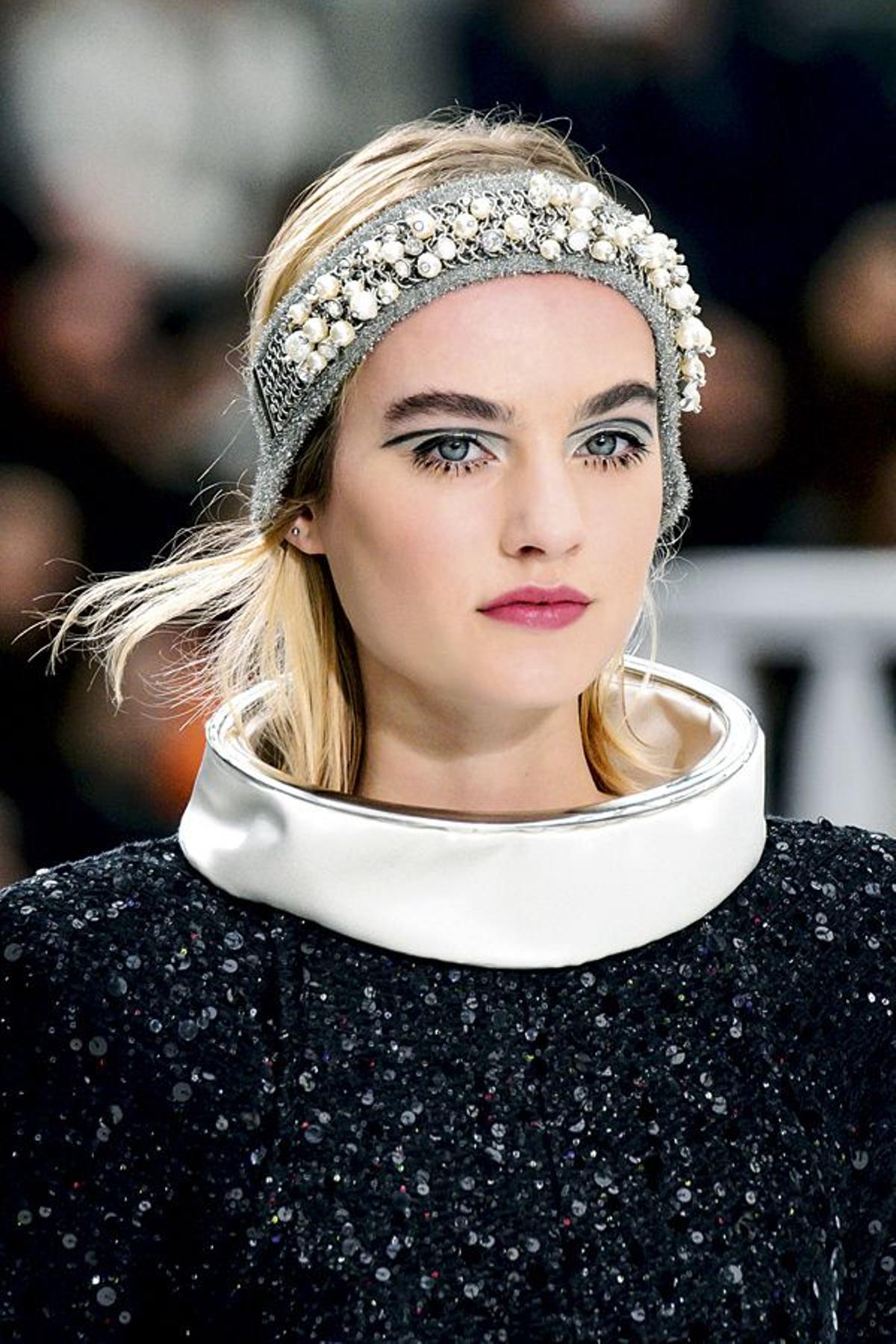 Visto en pasarela, 'minimalismo glow': maquillaje del desfile de Chanel