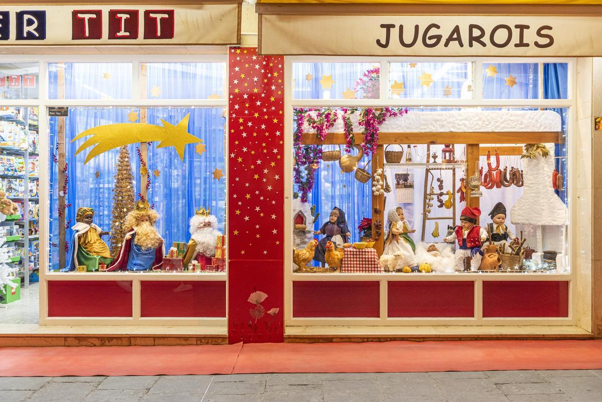 Escaparate del establecimiento 'Divertits' ganador del 1er premio de escaparatismo