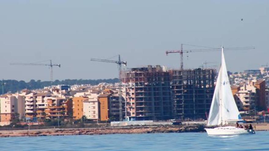 Tinsa retira de sus estudios las alusiones al«caos urbanístico» de Orihuela y Torrevieja