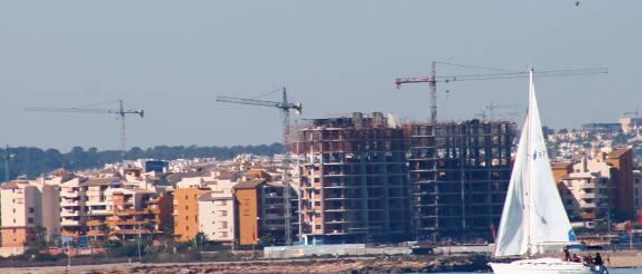 Construcción actual en primera línea de Torrevieja.