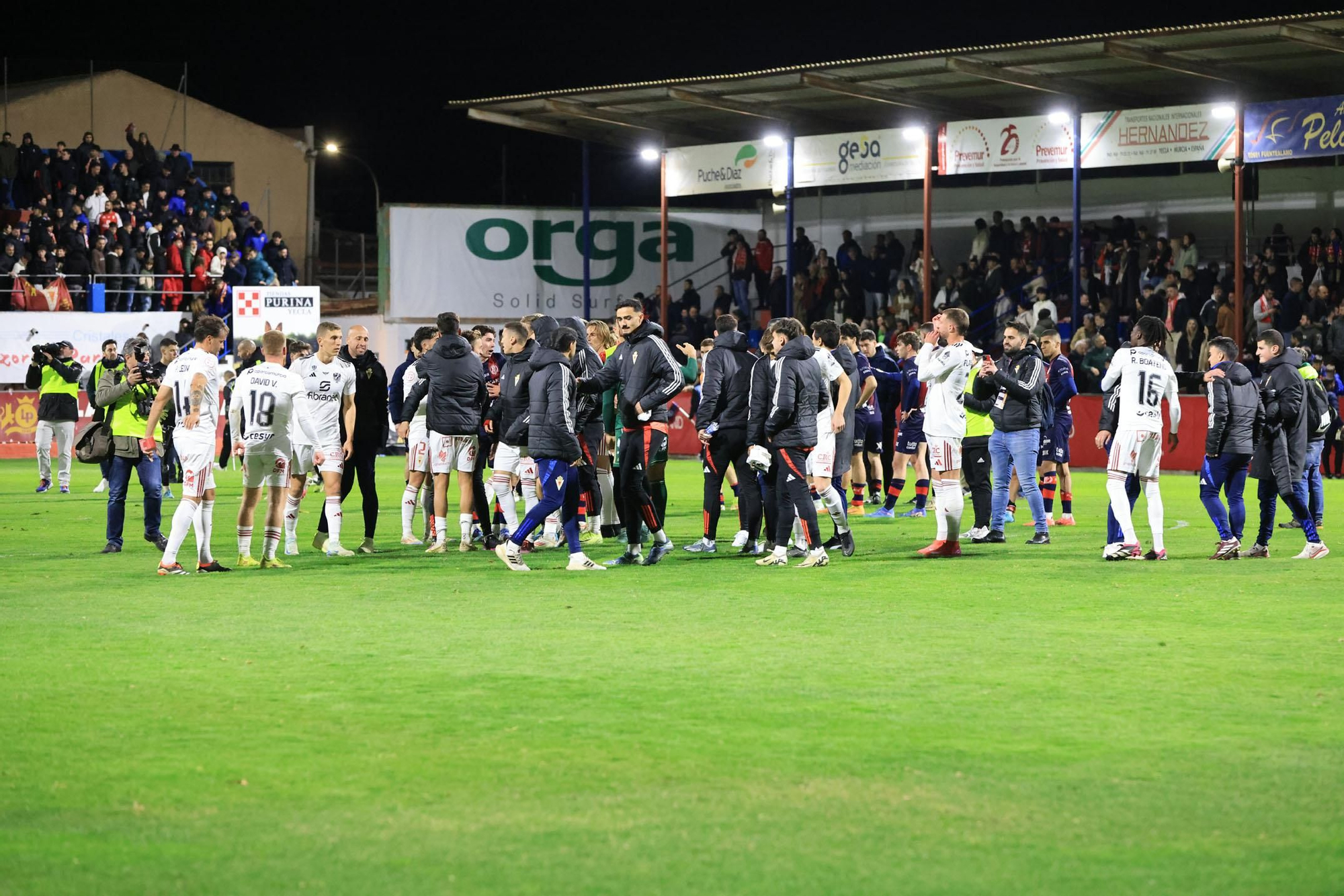 El derbi regional entre el Yeclano Deportivo y el Real Murcia, en imágenes