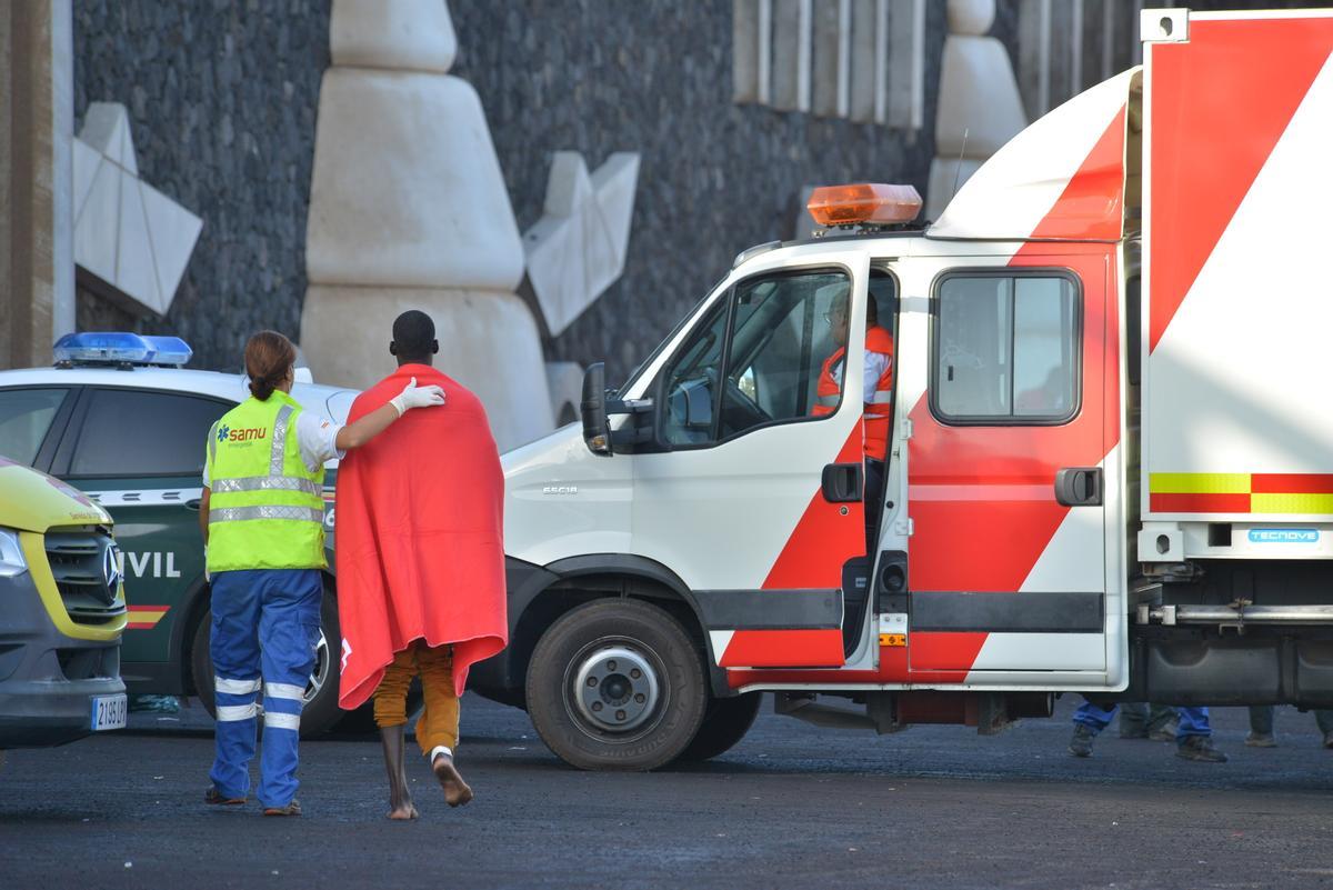 Llega a El Hierro una embarcación con 212 migrantes subsaharianos