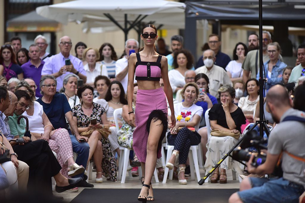 Desfile de moda en la plaza del Ayuntamiento de Cartagena