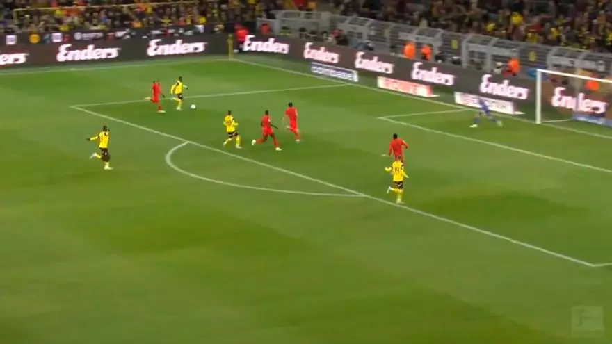 El gol viral de Jamie Gittens que lo comparan con la carrera de Montoya de la Isla de las Tentaciones...