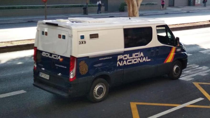 Imagen ded archivo de un furgón policial.