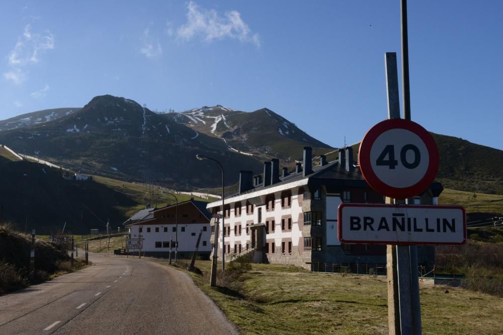 La estación de esquí Valgrande-Pajares sin nieve