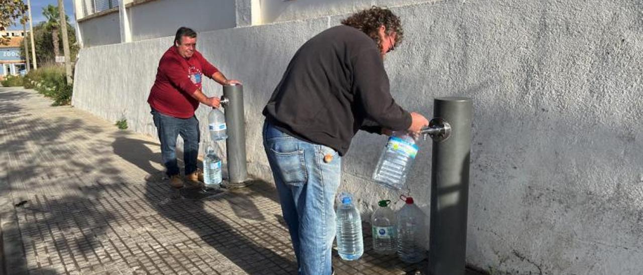 La potabilizadora actual de momento da agua a dos grifos públicos. | S. SANSÓ