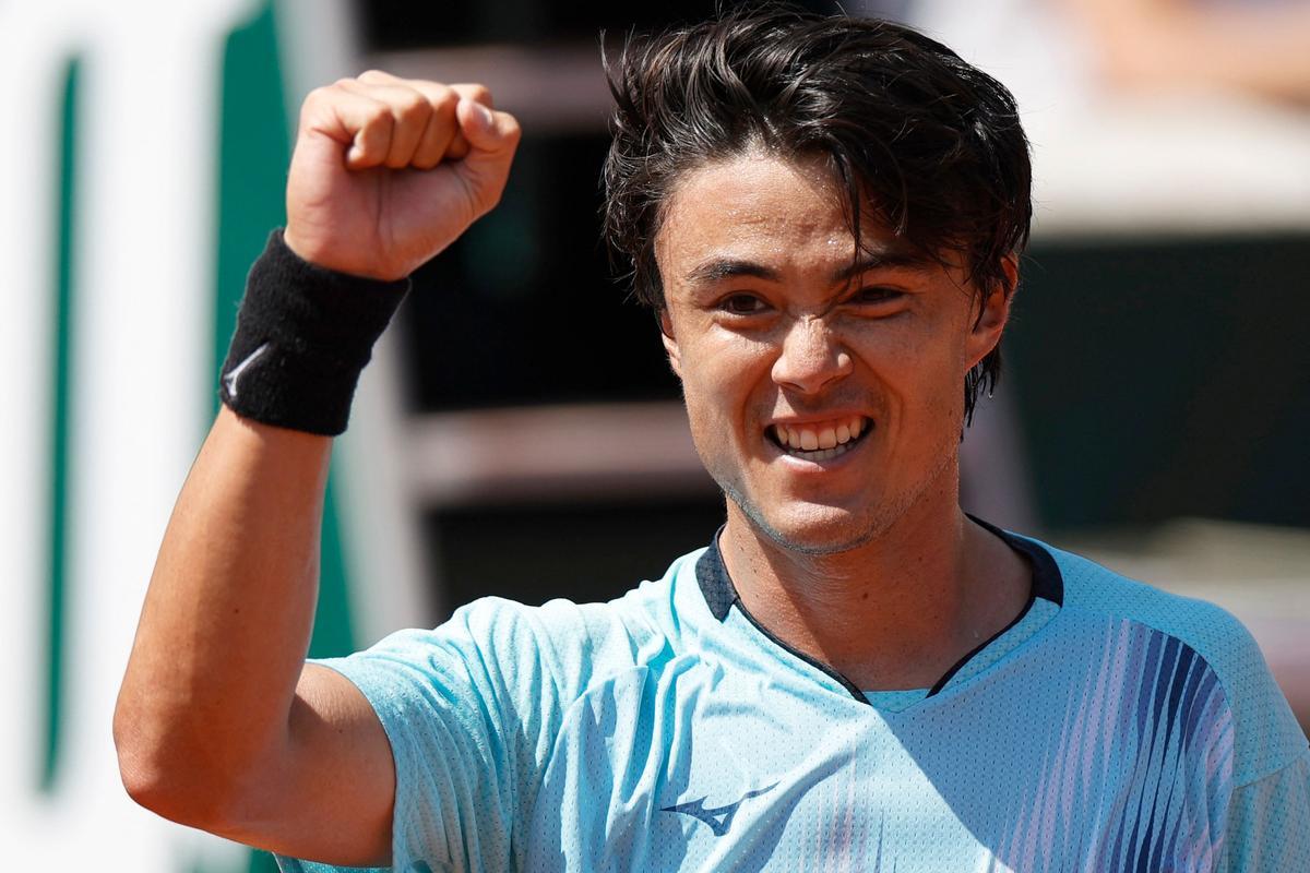 Taro Daniel celebra su triunfo en la primera ronda de Roland Garros