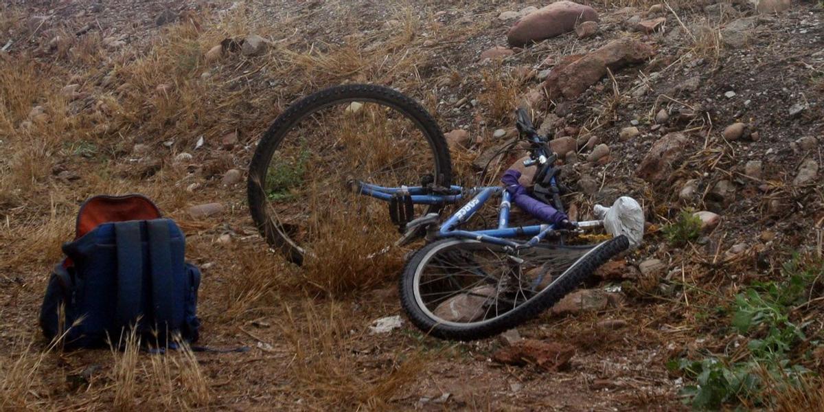 Imagen de archivo de una bicicleta destrozada tras sufrir un accidente.