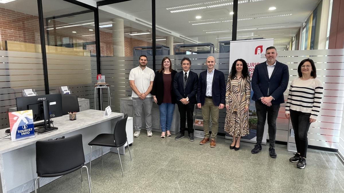 Inauguración de la oficina, situada en la plaza Rafael Chirbes.