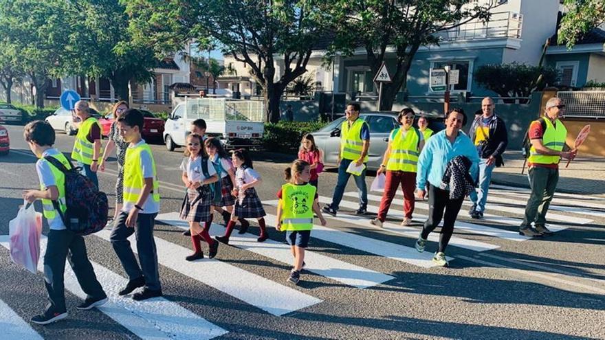 Marcha escolar hacia el colegio Virgen de Begoña.