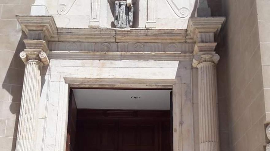 Puerta de entrada a la iglesia de San Agustín.