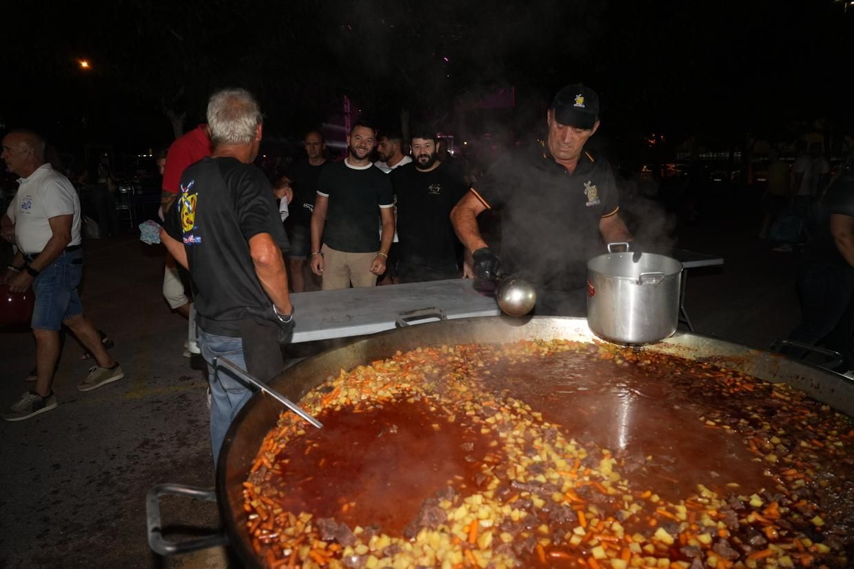 Galería: Les imatges del sopar de tombet de les penyes en les festes de Vila-real