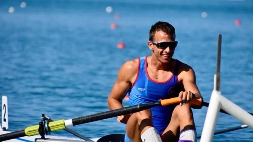 Gerard Suñé, en una competició de rem.