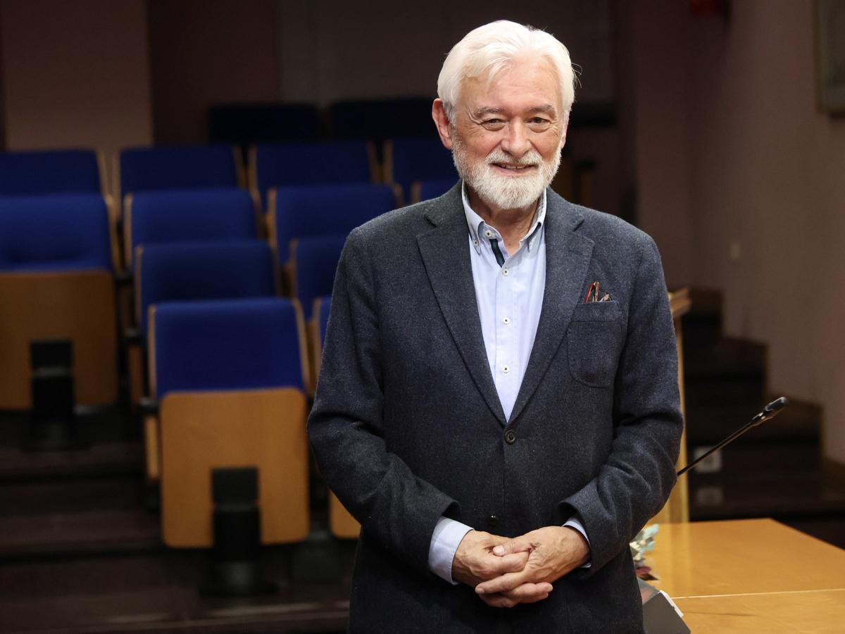 Darío Villanueva este miércoles en la Facultad de Letras de la UMU en Murcia.