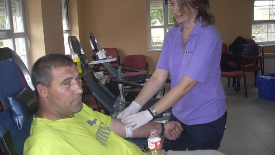 Vecinos de Morales donan sangre al Centro de Hemoterapia de Castilla y León