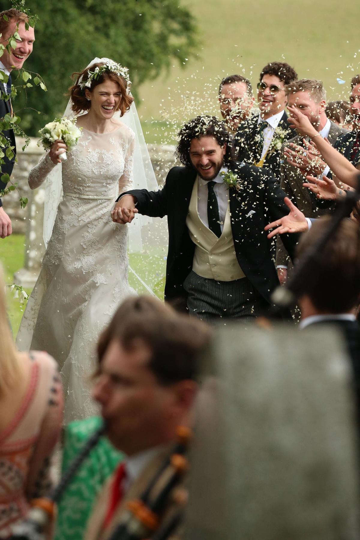 KIT HARRINGTON Y ROSE LESLIE SE CASAN AL MAS PURO ESTILO "JUEGO DE TRONOS"