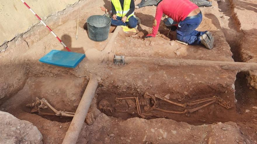 Unas obras dejan al descubierto el cementerio musulmán de Moncofa