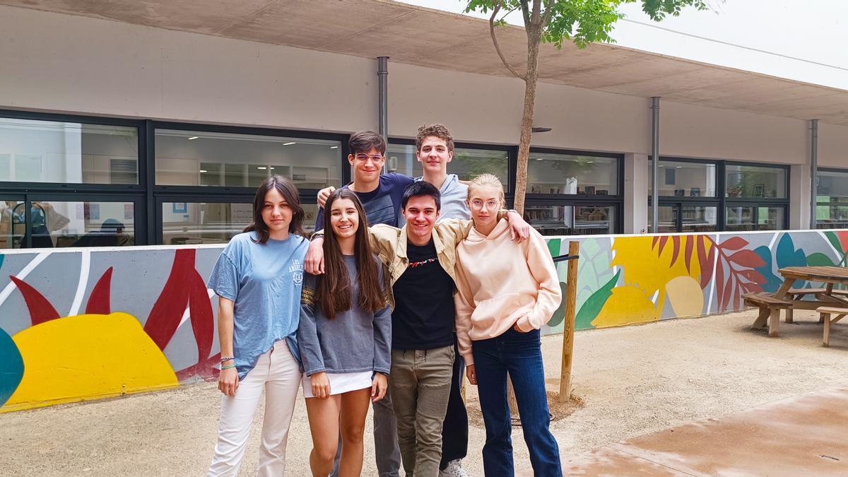 Mariona (LFIP), Inés (LFIP), - Amaury ( Phnom Penh - Camboya), William (LFIP), Alexander (Dusseldorf - Alemania), y Iseult (Turin - Italia))