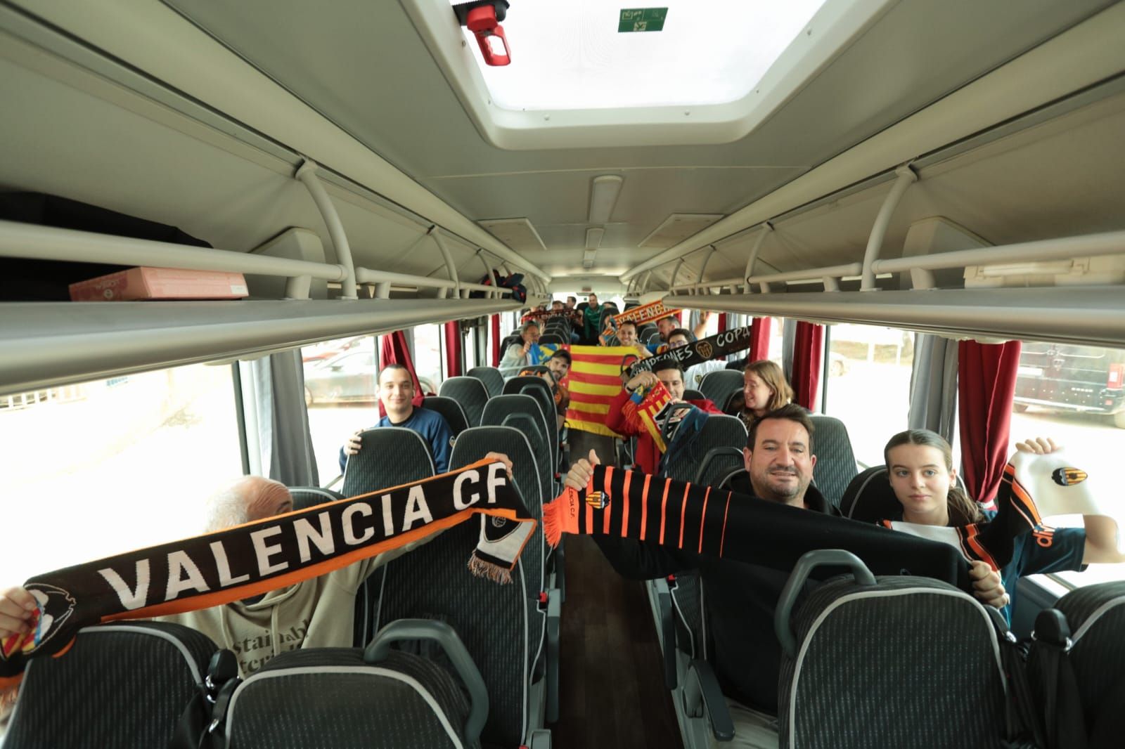 Autobuses de valencianistas para ver el Valencia - Betis en Mestalla