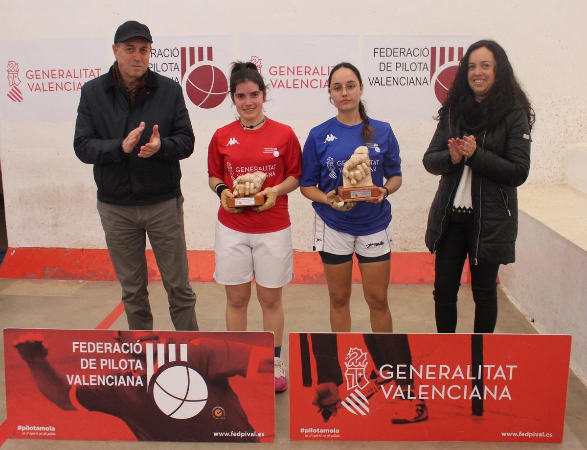 Final 2ª Femenina, Eva Montserrat i Laura Alfàs del Pi.