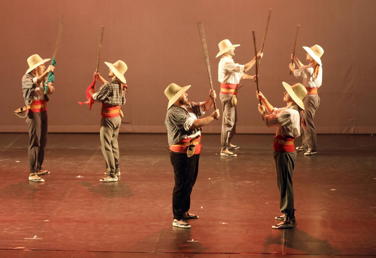 GALERIA | L’Esbart Dansaire Santvicentí estrena espectacle al Conservatori de Manresa GALERIA | L’Esbart Dansaire Santvicentí estrena espectacle al Conservatori de Manresa